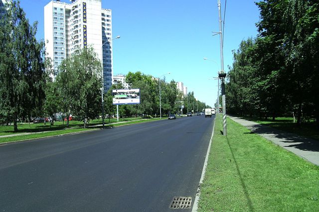 Улица Свободы у д. 71 (вид в сторону области на север).