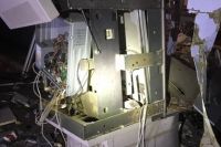 В Харькове вместе с магазином взорвали банкомат.