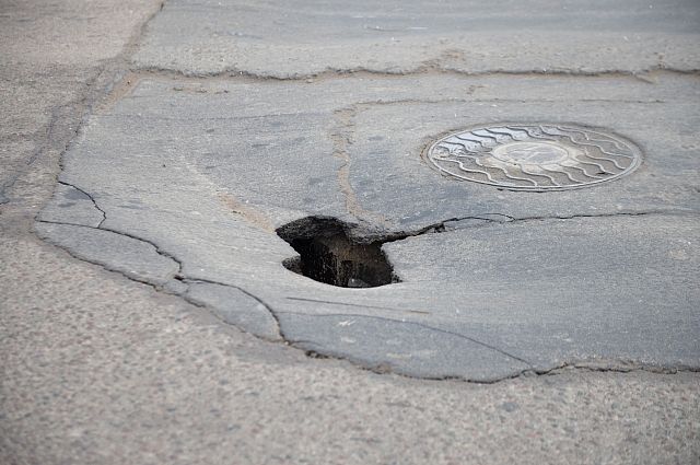 В Оренбурге на ремонт гарантийной дороги снова потрачены бюджетные средства.