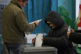Члены участковой комиссии получили от года до полутора лет лишения свободы. Условно.