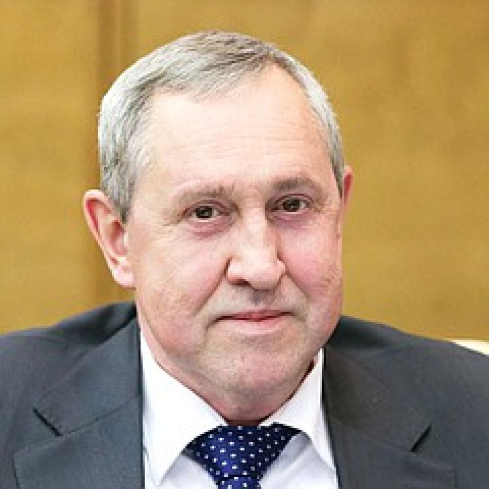 Депутату Госдумы от «Справедливой России» Вадиму Белоусову предъявлено обвинение в получение взятки. По версии следствия, с мая 2010 года по январь 2014 года парламентарий вместе с Михаилом Юревичем (занимавшем в то время должность губернатора Челябинской области) получили взятку в размере 3,25 млрд рублей от неофициального холдинга «Автобан», за что обеспечили организациям холдинга победу в аукционах в сфере дорожного обслуживания.