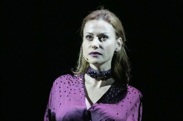 Актриса Анна Ковальчук признается, что очень любит театр.