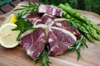 Жителям ЯНАО не рекомендуют употреблять жирное мясо