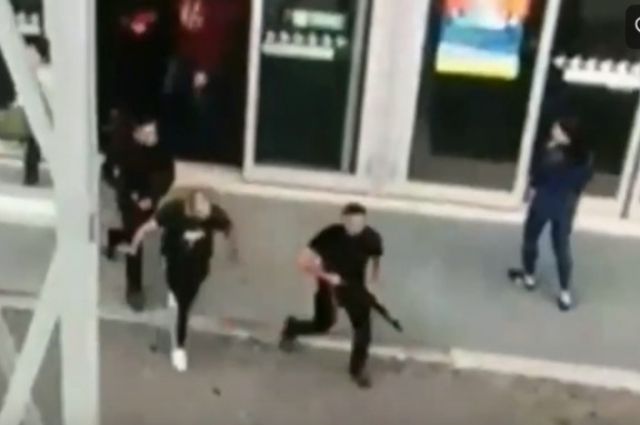 В Интернете появилось видео с места стрельбы в тюменском торговом центре