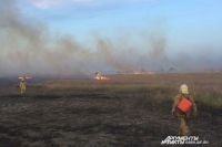 В Новотроицке огонь распространялся из-за порывистого ветра.