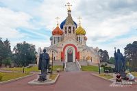 Соборный храм благоверного князя Игоря Черниговского, открывшийся в 2012 году, построен в неорусском стиле.