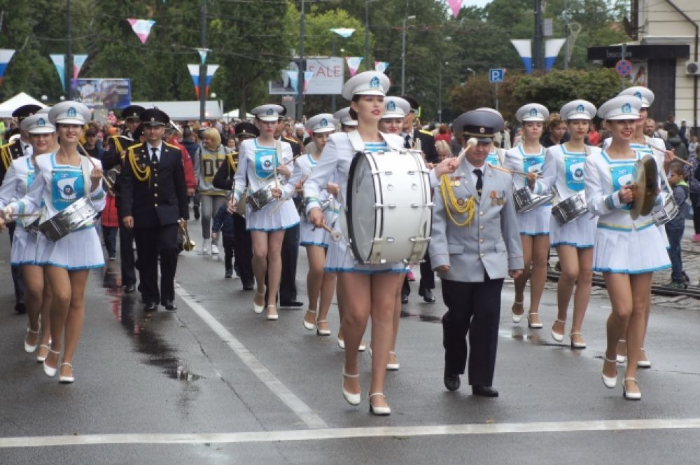 Погода не помешала параду.