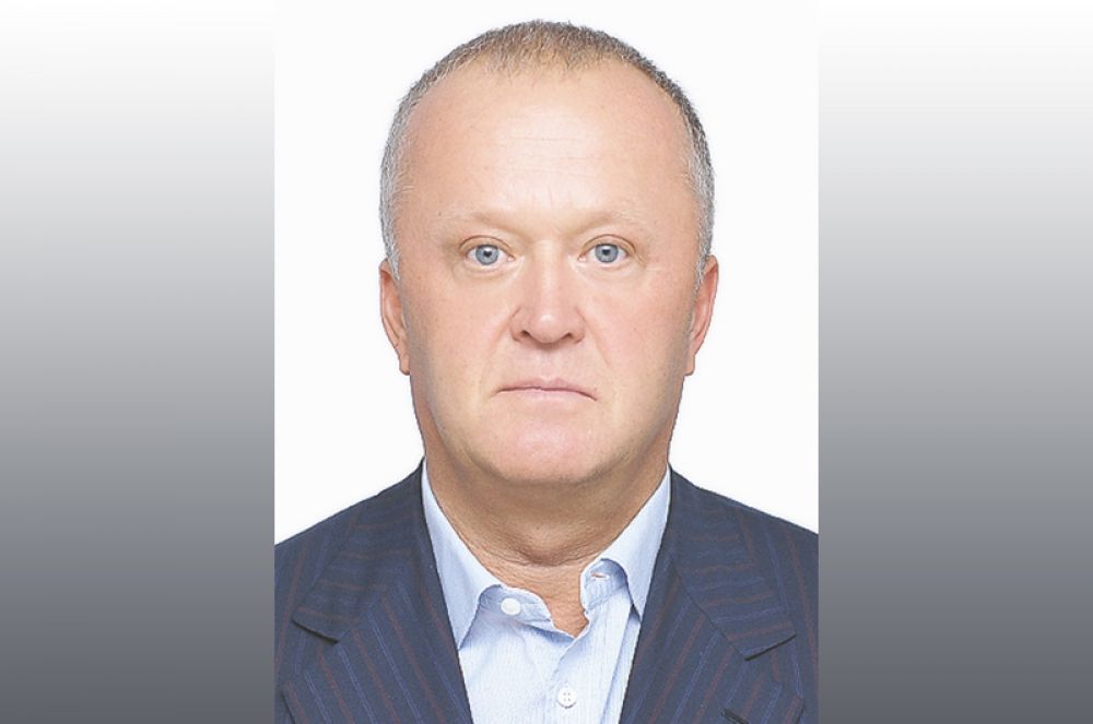 За ним следует депутат заксобрания Камчатского края Игорь Евтушок — 1,72 миллиарда рублей.