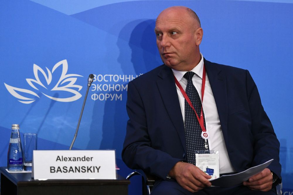 Депутат Магаданской областной думы Александр Басанский — на шестом месте. Его доход составил 1,88 миллиарда рублей.