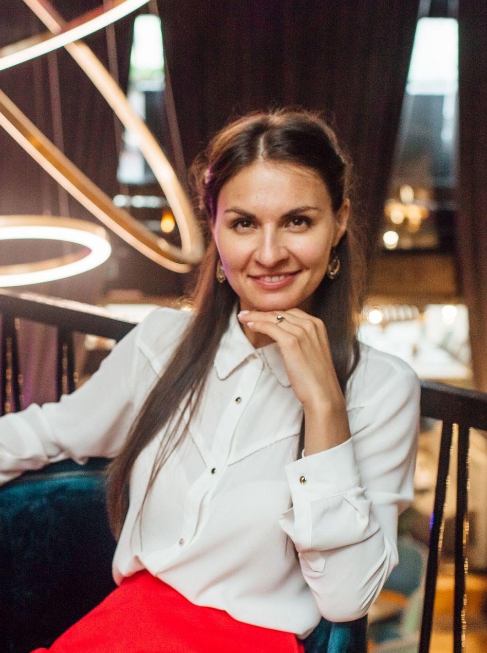 Рященцева Елизавета, 33 года.Образование средне-специальное, административный сотрудник компании Пионер (ООО ИК МСВ). Хобби: театр.