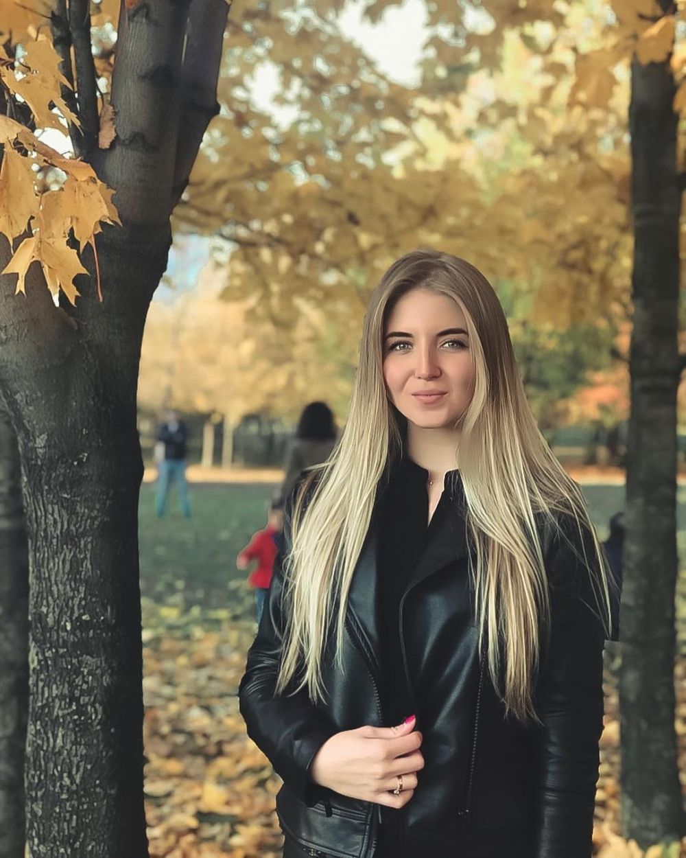 Ярошенко Вероника, 23 года. Высшее юридическое образование, юрисконсульт компании ООО «Бизнес Сфера». Хобби: фотография.