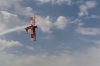 Из-за технических неполадок в тюменской деревне экстренно сел самолет