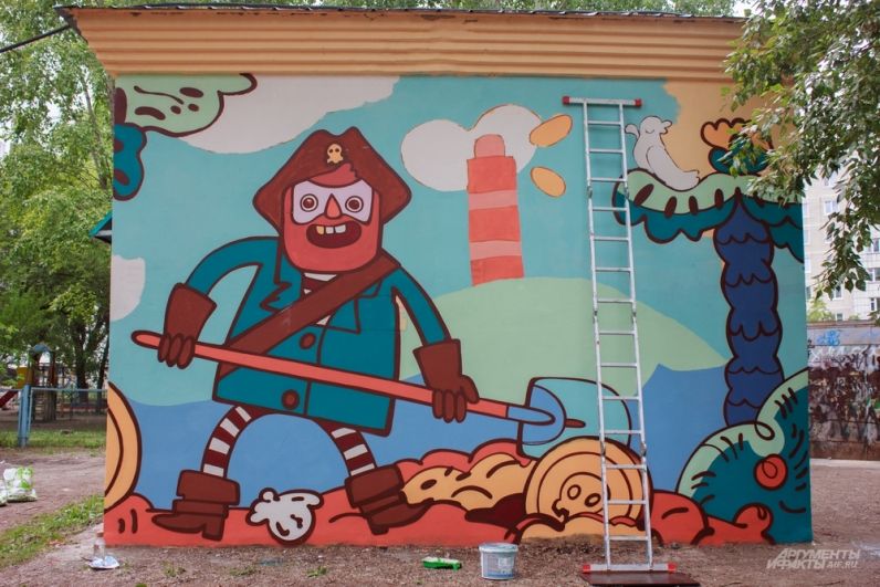 Социальный проект «Стенограффии»― «Город рисует сам себя», в котором жители города были в роли уличных художников. Работу можно посмотреть на улице Учителей, 1.