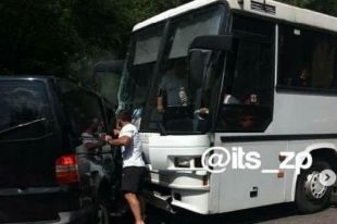 Под Запорожьем авто госохраны президента попало в ДТП: подробности