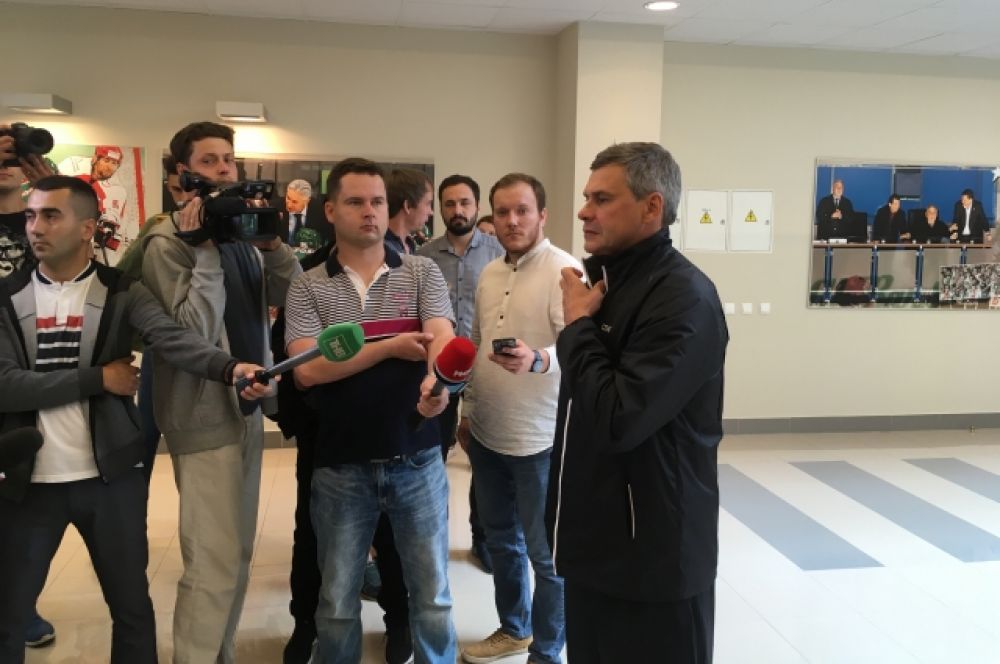 Перед выходом команды на лёд главный тренер "Ак Барса" Дмитрий Квартальнов ответил на вопросы журналистов. 