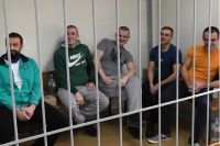 Задержанные украинские моряки на заседании Лефортовского суда города Москвы.