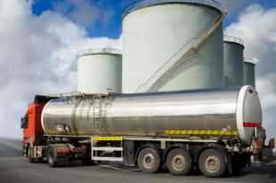 Украина ввела спецпошлины на дизтопливо и сжиженный газ из России