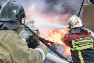 Всего для борьбы с ЧС привлекались 102 человека, было задействовано 30 единиц техники