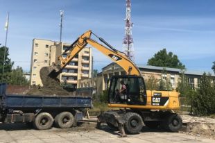Сказочная политика: в Скадовске Баба Яга заменит памятник Ленину