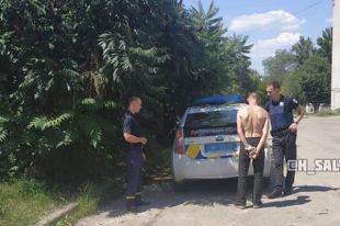 В Харькове на кладбище мужчина хотел изнасиловать девушку: его поймали