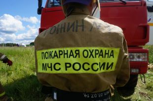 В с.Воздвиженка два с половиной часа тушили пожар.