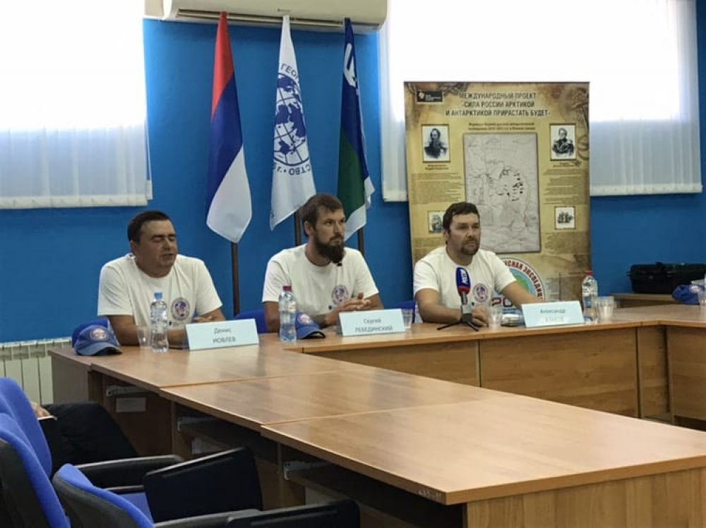 Экипаж рассказал о своих целях на пресс-конференции