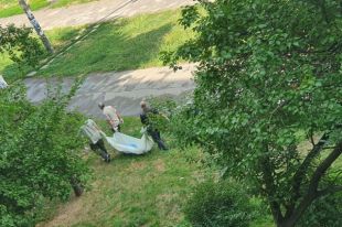 В Запорожье на детской площадке в течение шести часов лежал труп