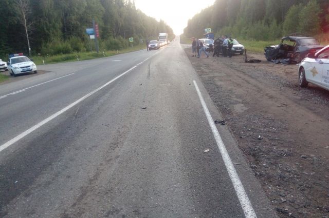В Удмуртии водитель ВАЗа погиб в ДТП с микроавтобусом