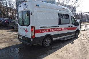 В результате аварии ребёнок получил травмы головы и перелом ноги.