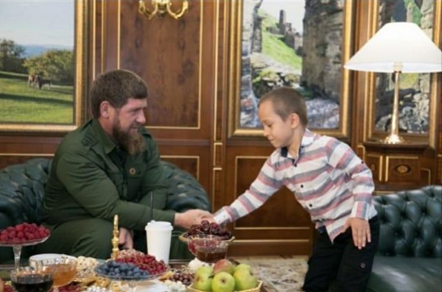 Рамзан Кадыров встретился с отважным мальчиком.