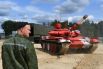Танк Т-72Б3 команды армии Белоруссии во время подготовки к международным соревнованиям «Танковый биатлон-2019» на подмосковном полигоне «Алабино».