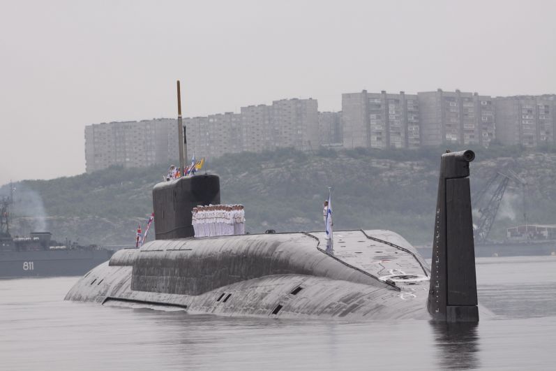 В празднике приняли участие три подводные лодки.