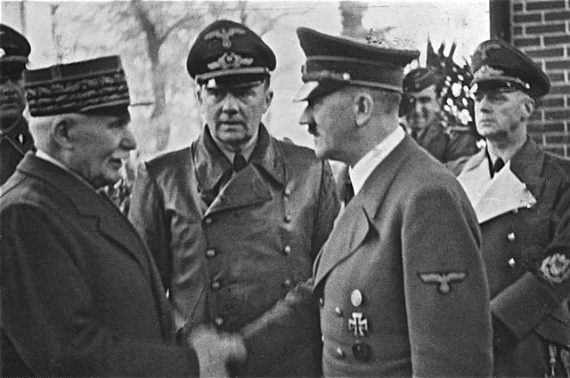Филипп Петен на встрече с Адольфом Гитлером, 24 октября 1940 года.