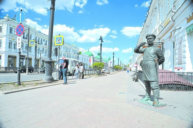  Исторический центр города  - ул. Ленина, а улицу Красных Орлов можно найти у музея Белова. 