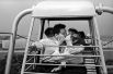 Влюбленные катаются на колесе обозрения в Центральном парке культуры и отдыха имени Горького, 1959 год.