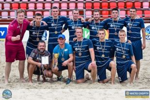«АиФ.ua» - бронзовые призеры второй лиги чемпионата Киева по пляжному футболу