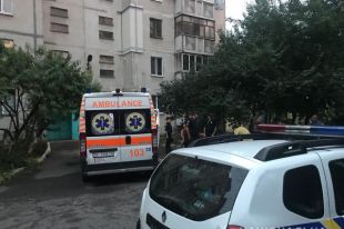 «Пока не было мам»: в Полтавской области двое детей выпали из окон