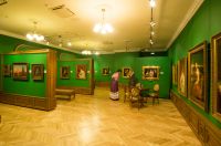 В Приморской картинной галерее готовят новые выставки.