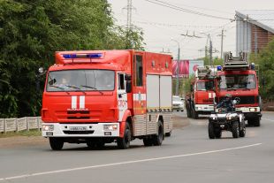 В Оренбурге ночью загорелись автомобили около ГИБДД области