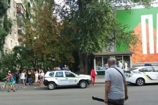 В Днепре голый мужчина бросался на прохожих