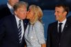 Дональд Трамп и Бриджит Макрон во время групповой фотосессии с приглашенными гостями саммита G7.