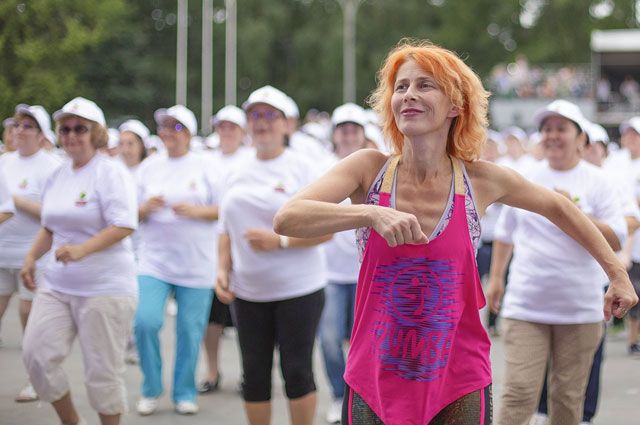 Рекорд России: самый массовый танцевальный флешмоб среди граждан пожилого возраста прошёл в «Сокольниках».