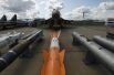 Крылатые ракеты и авиабомбы у многофункционального фронтового истребителя МиГ-35.