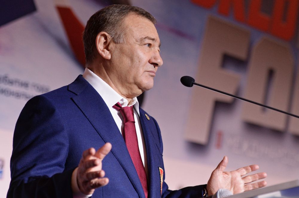 Ротенберги — $5,18 млрд. Клан остается на втором месте рейтинга самых богатых семей с 2015 года. После того, как в отношении братьев Аркадия (на фото) и Бориса были введены санкции, часть активов перешла к детям Аркадия — Игорю и Лилии.
