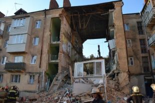 Звонок ребенка и-под завалов, аварийный дом и погибшие: все подробности обрушения дома в Дрогобыче