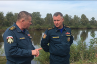 Евгений Зиничев лично поблагодарил спасателей за выполнение тяжёлой работы.