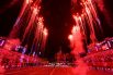 Салют на церемонии закрытия фестиваля «Спасская башня» на Красной Площади в Москве.
