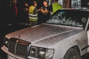 В Киеве во дворе сгорели три машины