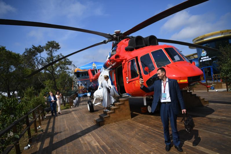 Вертолет Ми-171А2, изготовленный для индийской компании Vectra Group и представленный компанией «Вертолеты России»на V Восточном экономическом форуме во Владивостоке.