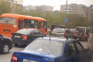 В Тюмени водители жалуются на пробки по улице Профсоюзной